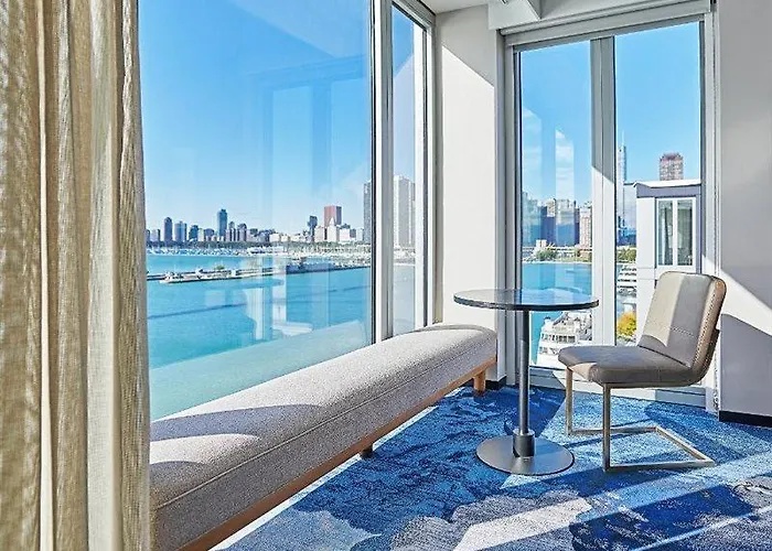 Hotel Sable At Navy Pier Chicago, Curio Collection By Hilton Chicago