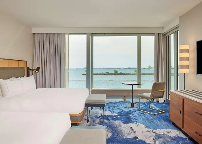 Sable At Navy Pier Chicago, Curio Collection By Hilton Hotel Chicago