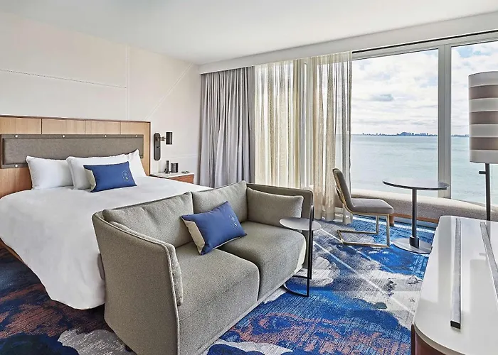 Sable At Navy Pier Chicago, Curio Collection By Hilton Hotel Chicago