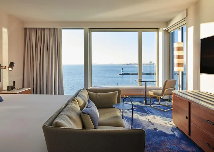 Sable At Navy Pier Chicago, Curio Collection By Hilton 4* Chicago