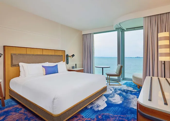 Sable At Navy Pier Chicago, Curio Collection By Hilton Hotel