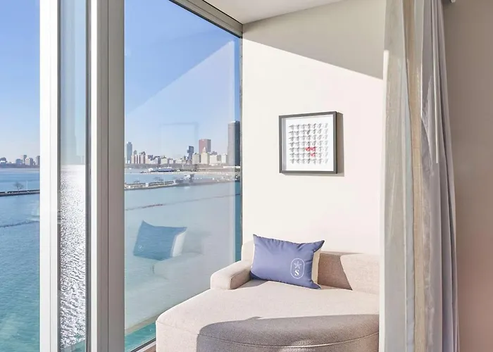 Sable At Navy Pier Chicago, Curio Collection By Hilton 4*