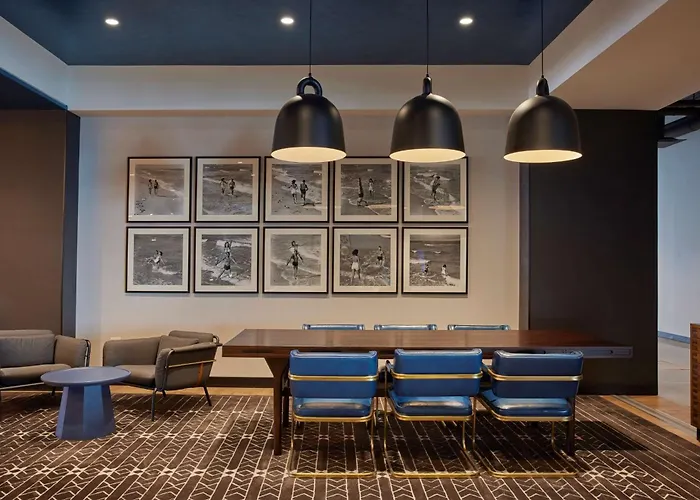 Hotel Sable At Navy Pier Chicago, Curio Collection By Hilton 4*