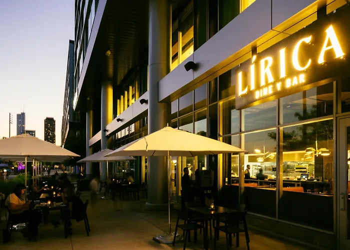 Sable At Navy Pier Chicago, Curio Collection By Hilton Hotel Chicago
