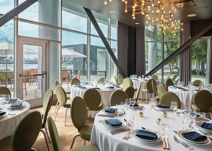Hotel Sable At Navy Pier Chicago, Curio Collection By Hilton Chicago