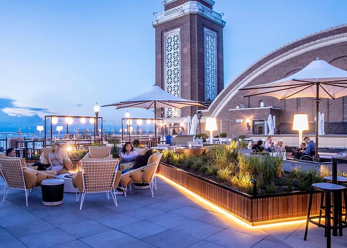 Sable At Navy Pier Chicago, Curio Collection By Hilton 4*