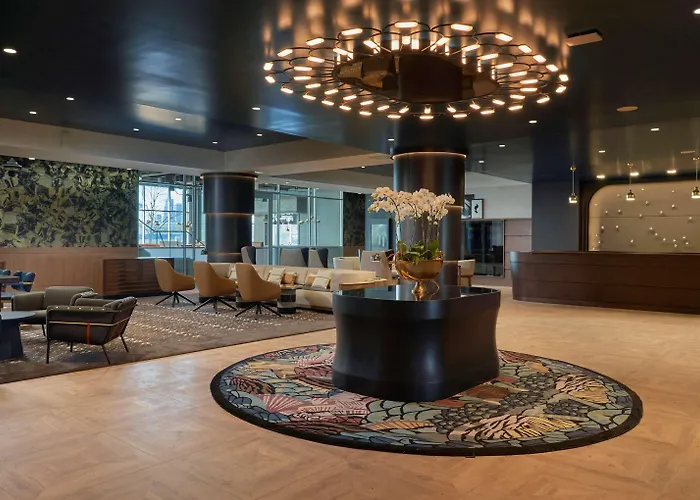 Sable At Navy Pier Chicago, Curio Collection By Hilton Hotel