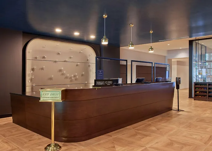 Sable At Navy Pier Chicago, Curio Collection By Hilton Hotel Chicago
