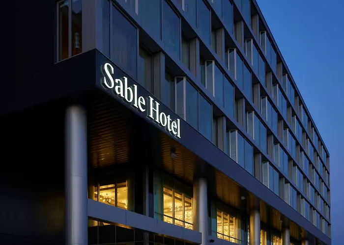 Sable At Navy Pier Chicago, Curio Collection By Hilton 4* Chicago