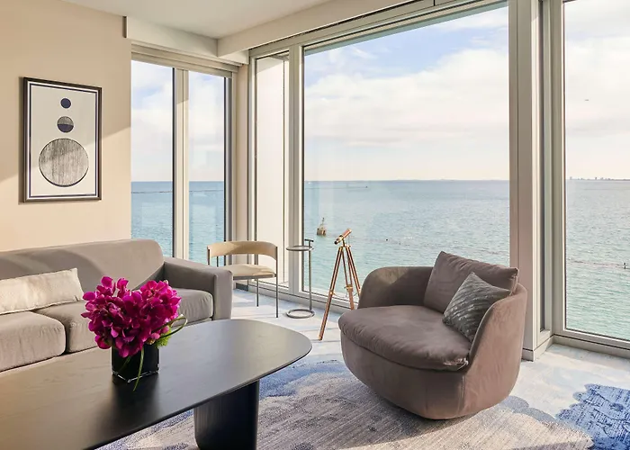 Sable At Navy Pier Chicago, Curio Collection By Hilton Hotel