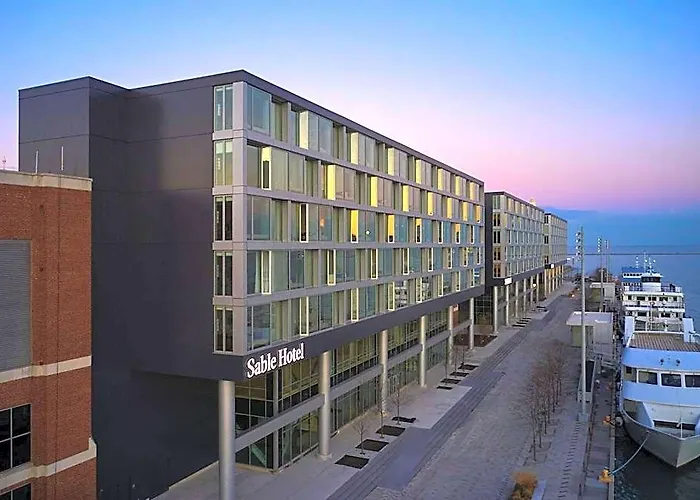 Sable At Navy Pier Chicago, Curio Collection By Hilton Hotel 4*