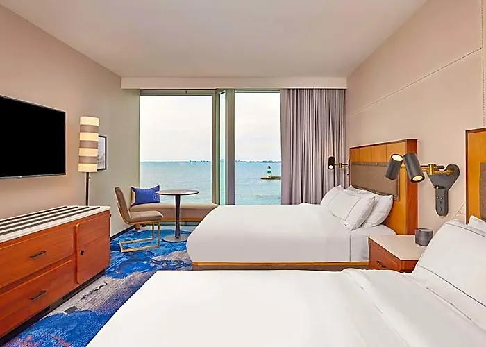 Sable At Navy Pier Chicago, Curio Collection By Hilton Hotel 4*
