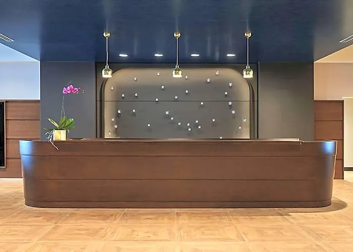 Sable At Navy Pier Chicago, Curio Collection By Hilton