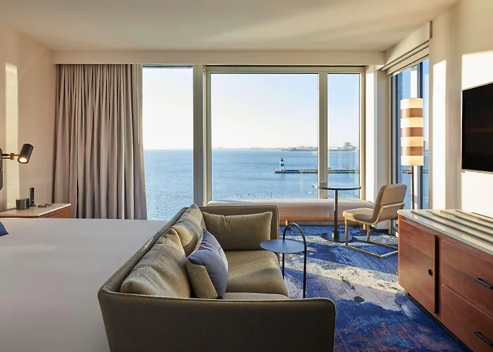 Sable At Navy Pier Chicago, Curio Collection By Hilton Hotel